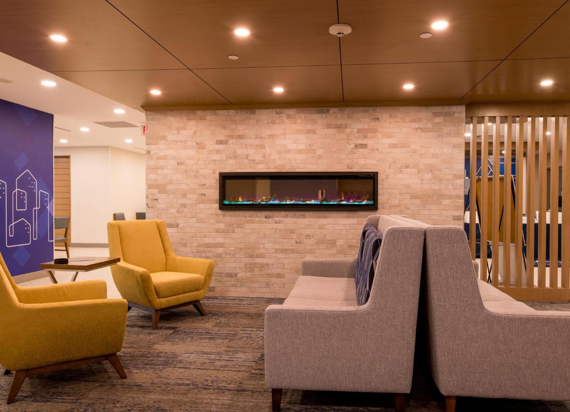 Holiday Inn Express & Suites Huntsville By Ihg Eksteriør bilde